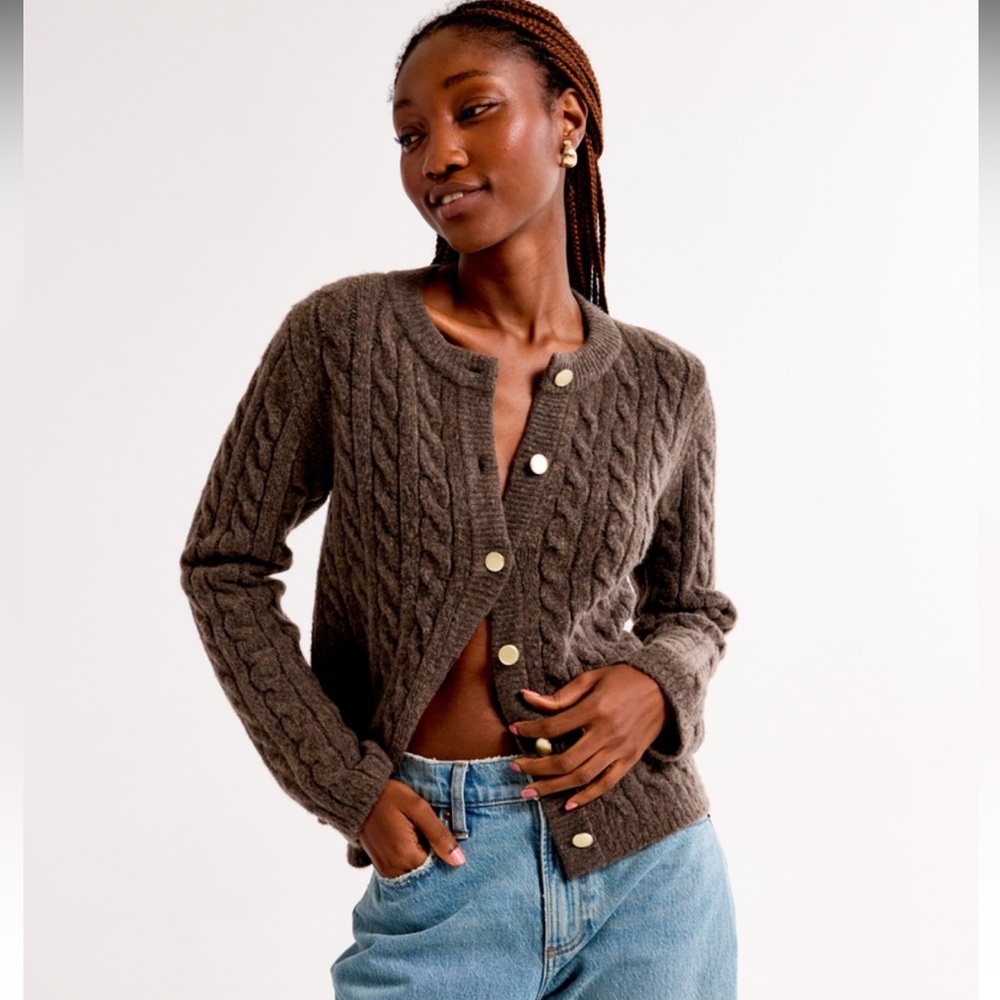 Abercrombie classic cable knit cardigan